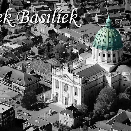 Sjiek Basiliek Bed & Breakfast Oudenbosch