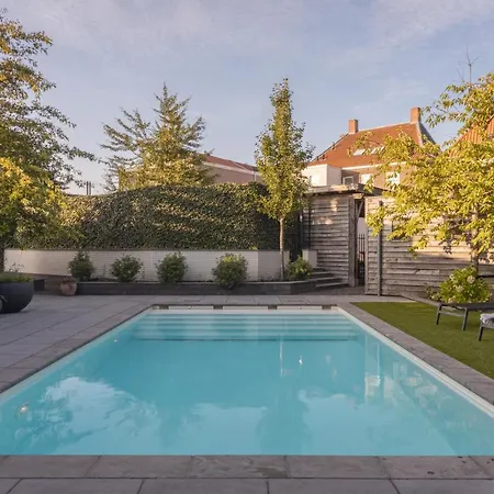 Bed & Breakfast Sjiek Basiliek 4*