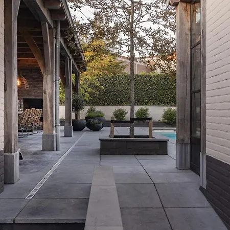 ベッド・アンド・ブレックファスト Sjiek Basiliek Oudenbosch