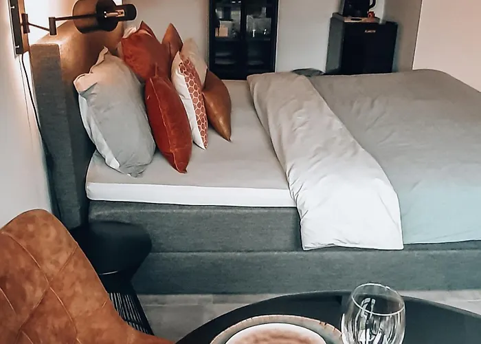 Sjiek Basiliek Oda ve Kahvaltı 4*